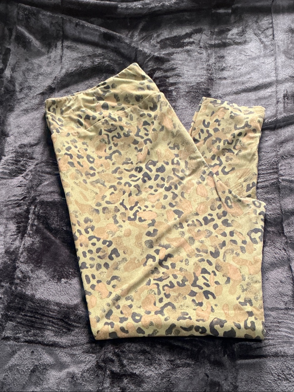 LuLaRoe Olive and Black Leopard Print Leggings